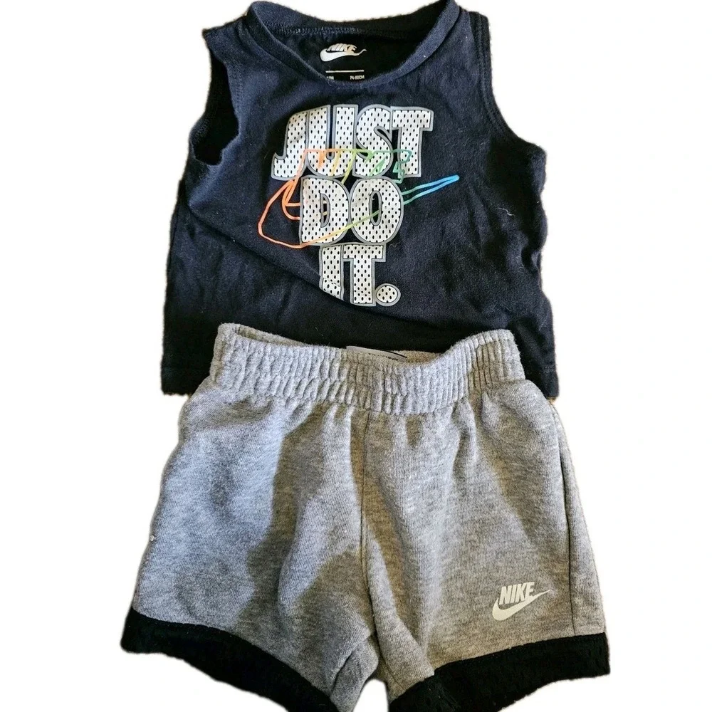 Nike Boys' Size 12 Months Outfit - Picture 1 of 3